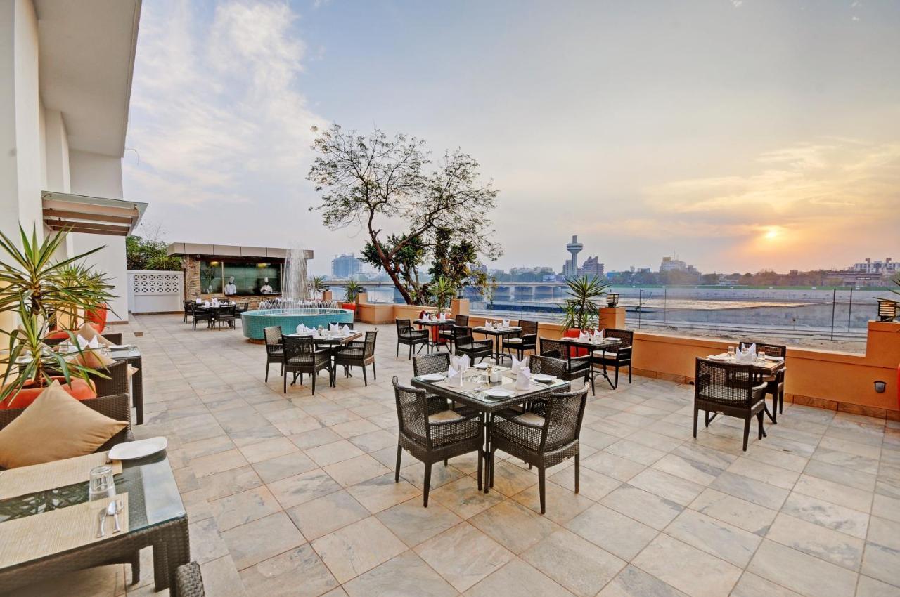 Hotel Lemon Tree Premier “The Atrium” Ahmadábád Exteriér fotografie